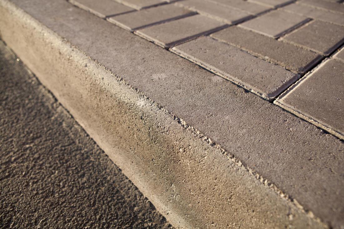 Concrete Sidewalk, Curb, Bend Oregon